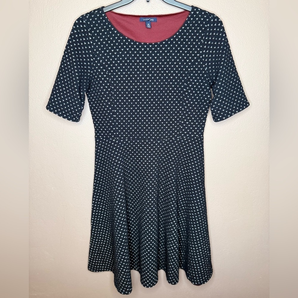 Lands' End Black and White Textured Jersey Knit Feminine Stretch Dress Size Med.